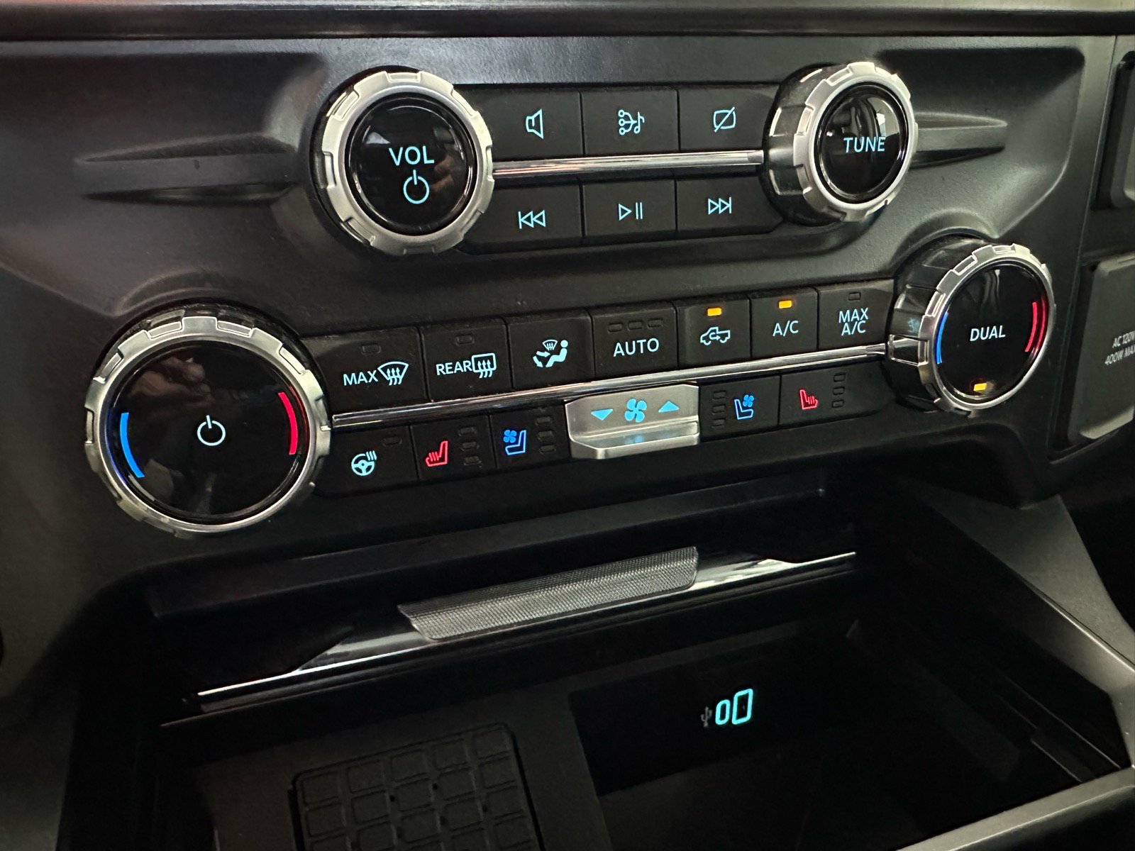 Certified 2024 Ford F250 Lariat AWD/4WD image 48