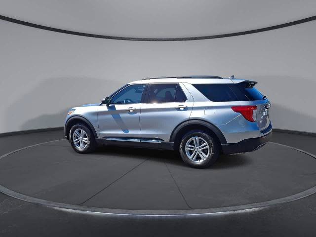 Certified 2021 Ford Explorer XLT w/ Equipment Group 202A AWD/4WD image 6