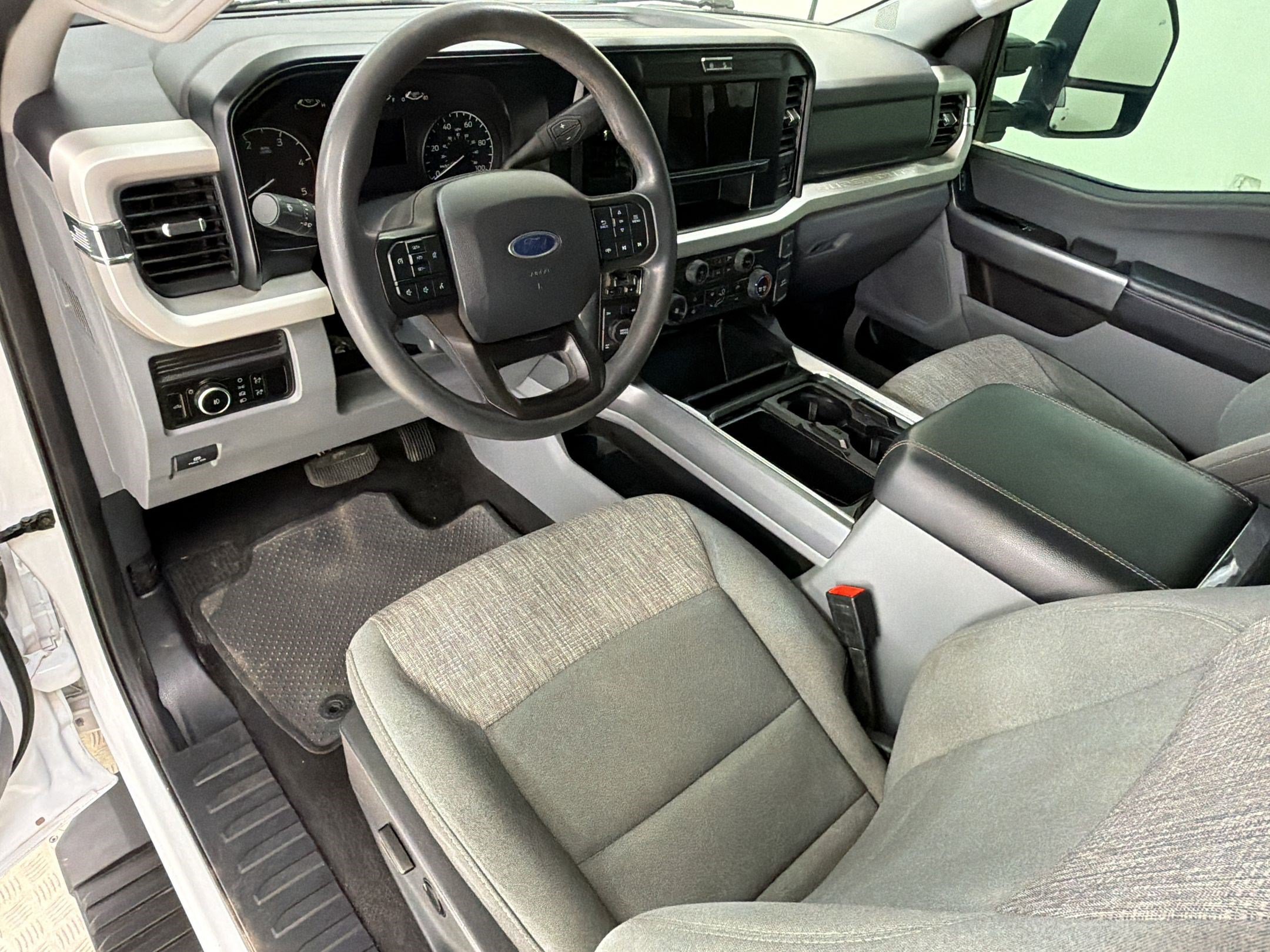 Certified 2025 Ford F250 XLT w/ FX4 Off-Road Package AWD/4WD image 4