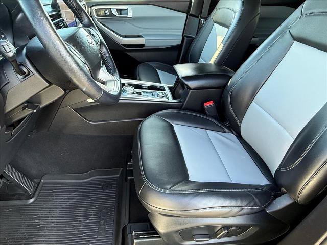 Certified 2022 Ford Explorer XLT w/ Equipment Group 202A image 14