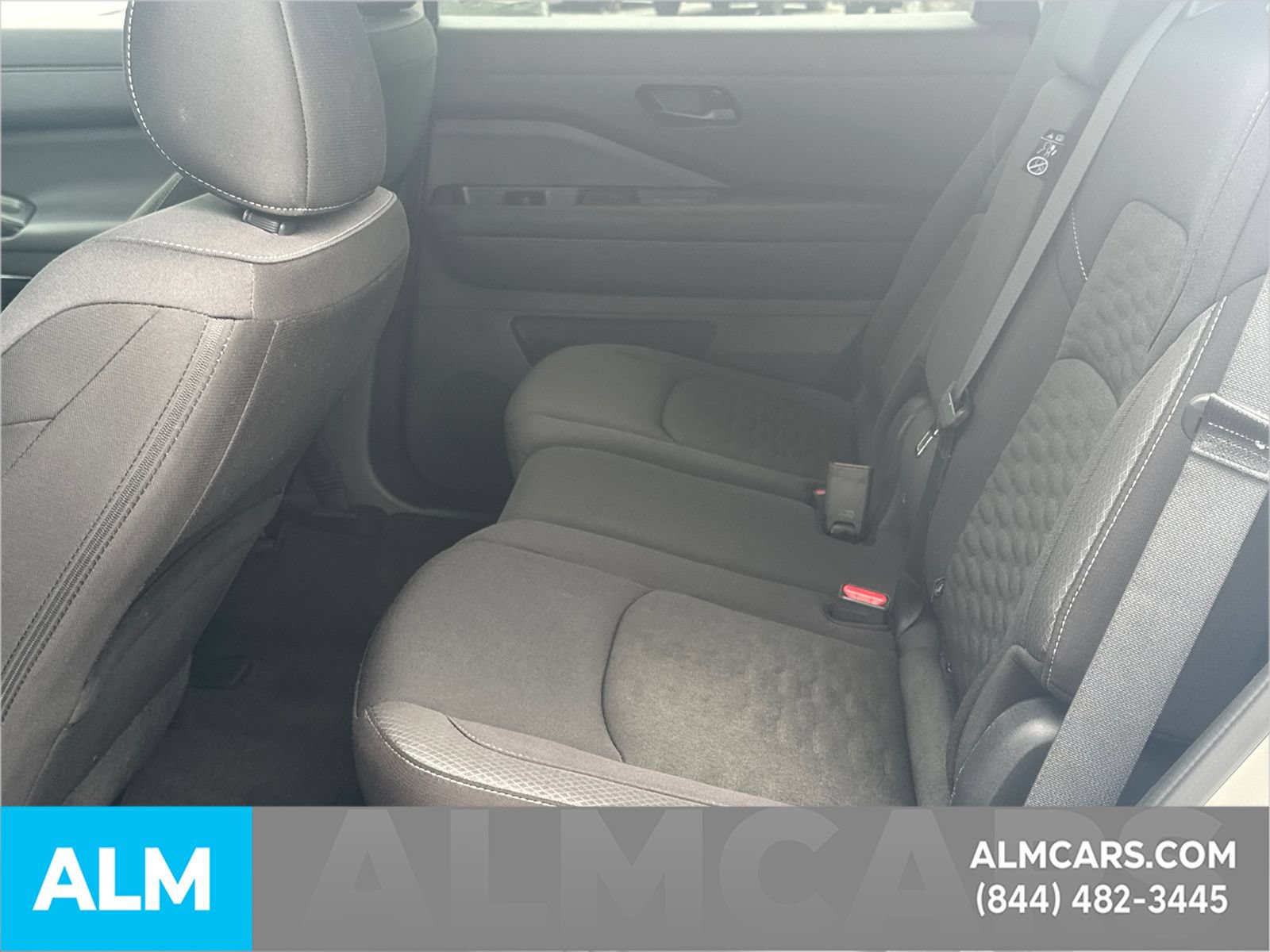 Used 2025 Nissan Pathfinder SV FWD image 24