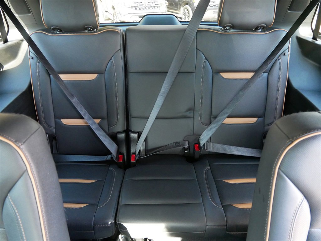 Used 2023 GMC Yukon AT4 w/ AT4 Premium Package image 14