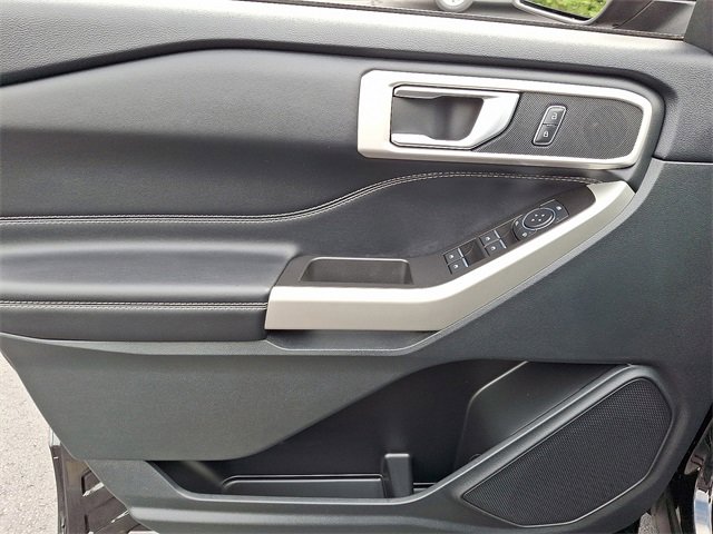 Certified 2022 Ford Explorer XLT w/ Equipment Group 202A image 13