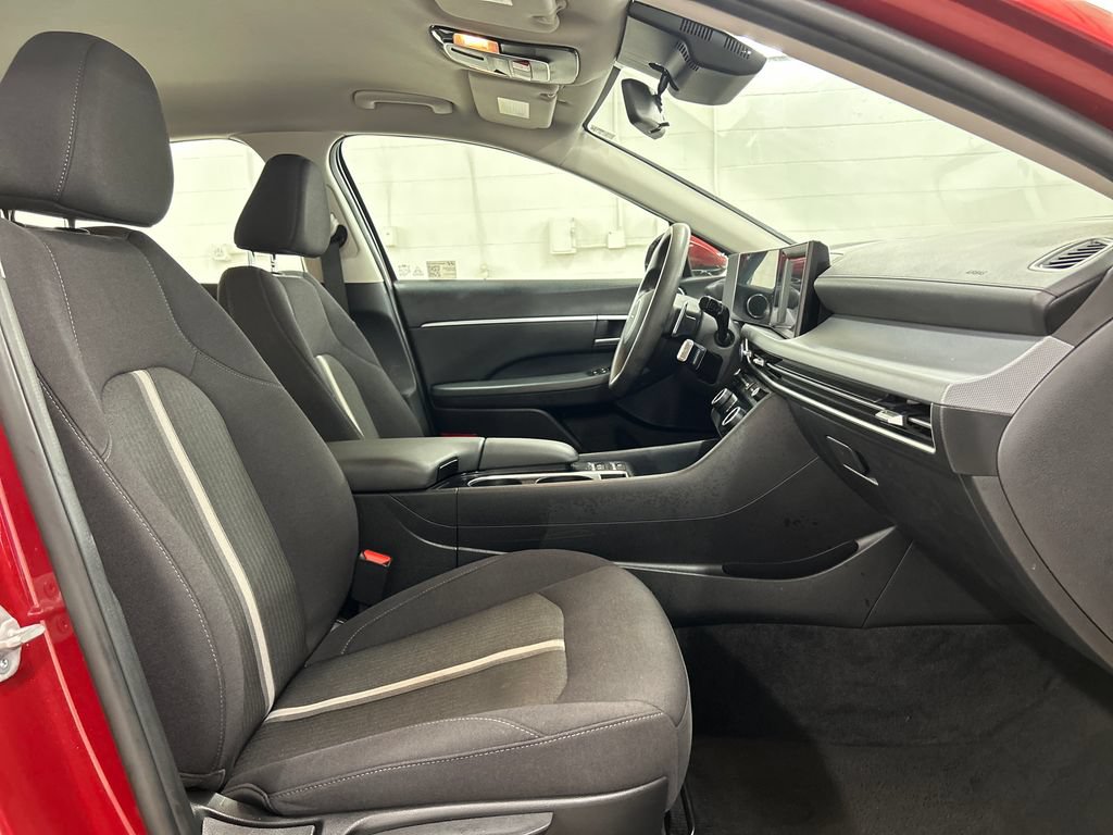 Used 2025 Hyundai Sonata SEL FWD image 16