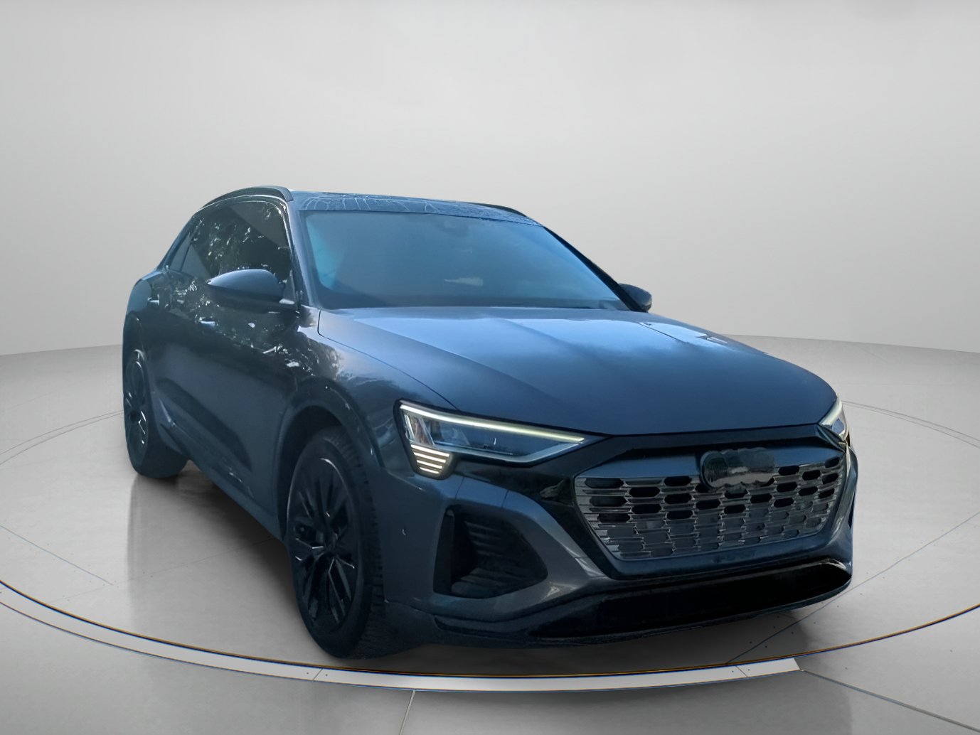 Used 2024 Audi Q8 e-tron Prestige AWD/4WD image 4