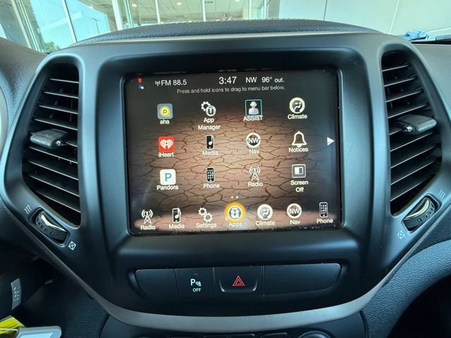 Used 2017 Jeep Cherokee Latitude w/ Safety/Convenience Group FWD image 29