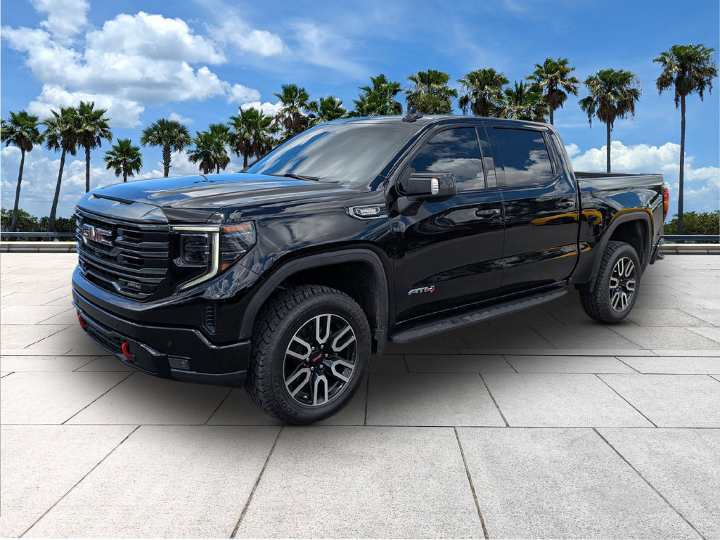 Used 2022 GMC Sierra 1500 AT4 w/ AT4 Premium Package AWD/4WD image 3