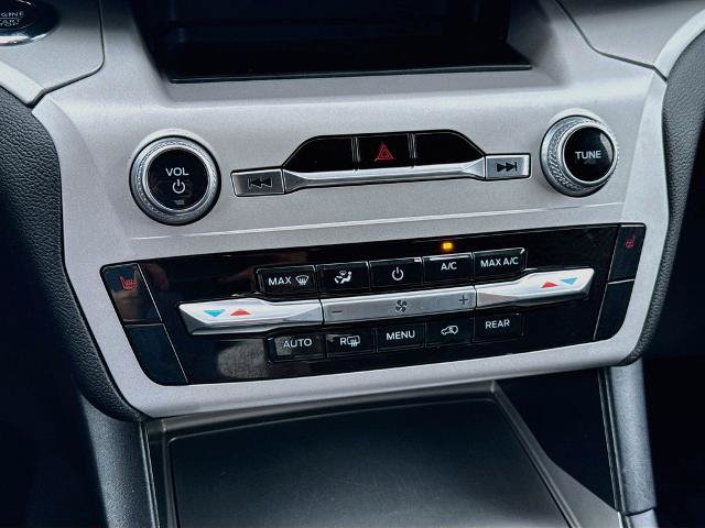 Certified 2024 Ford Explorer XLT AWD/4WD image 13