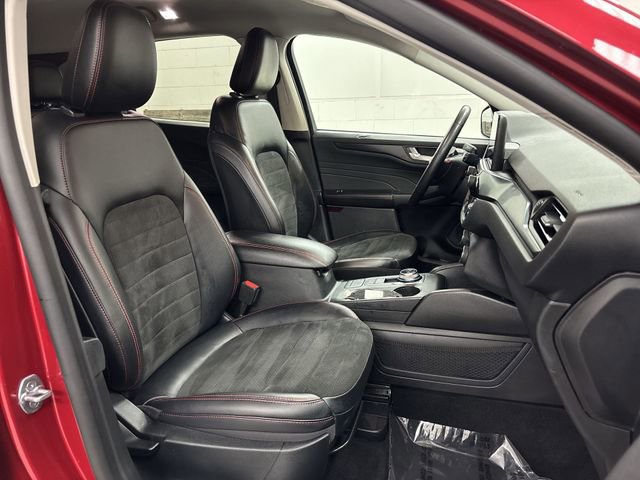 Certified 2022 Ford Escape SEL w/ SEL Stealth AWD Package image 15
