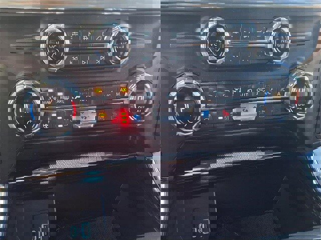 Certified 2021 Ford F150 Lariat w/ Equipment Group 502A High image 17