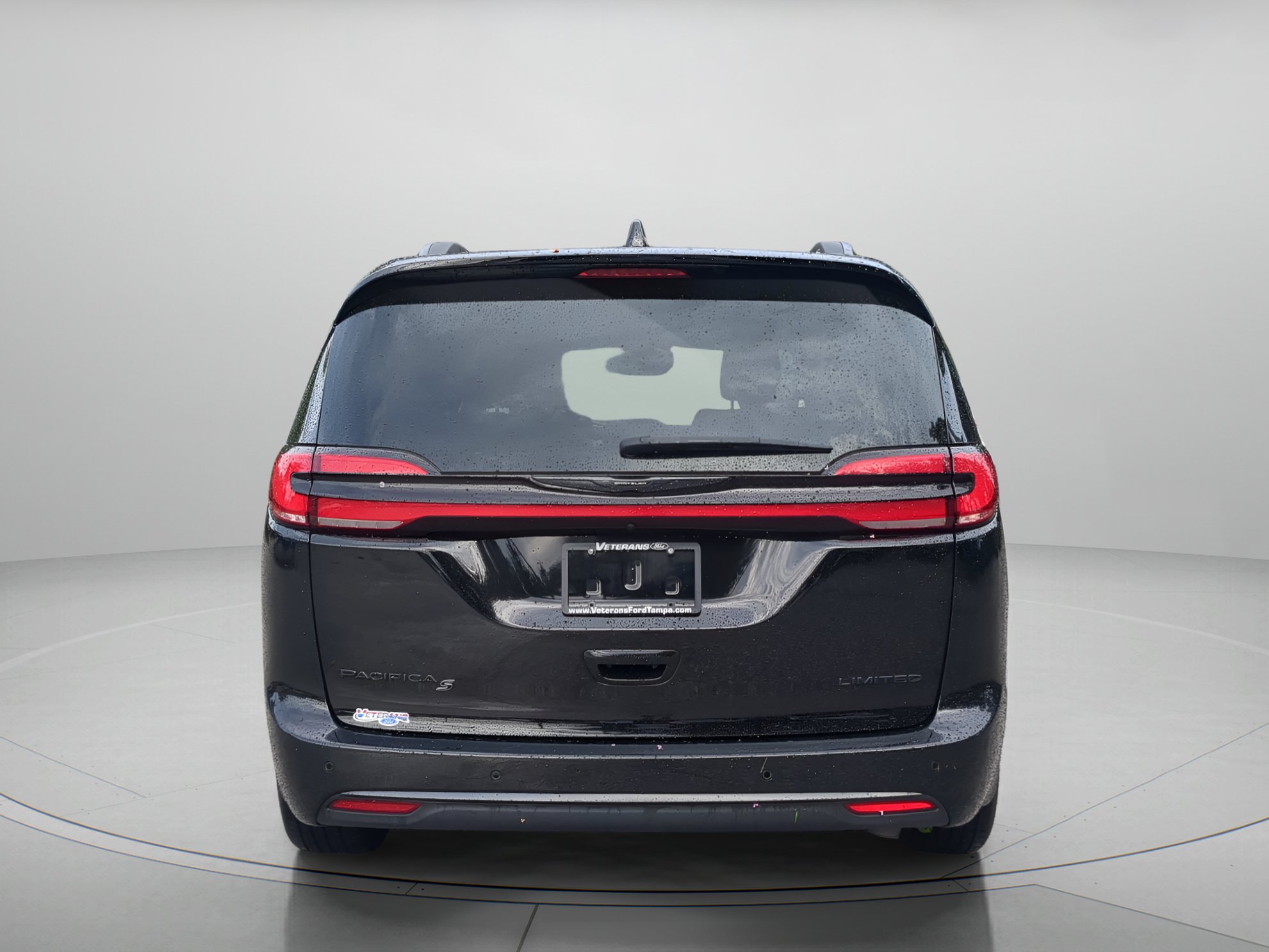 Used 2025 Chrysler Pacifica Limited FWD image 41