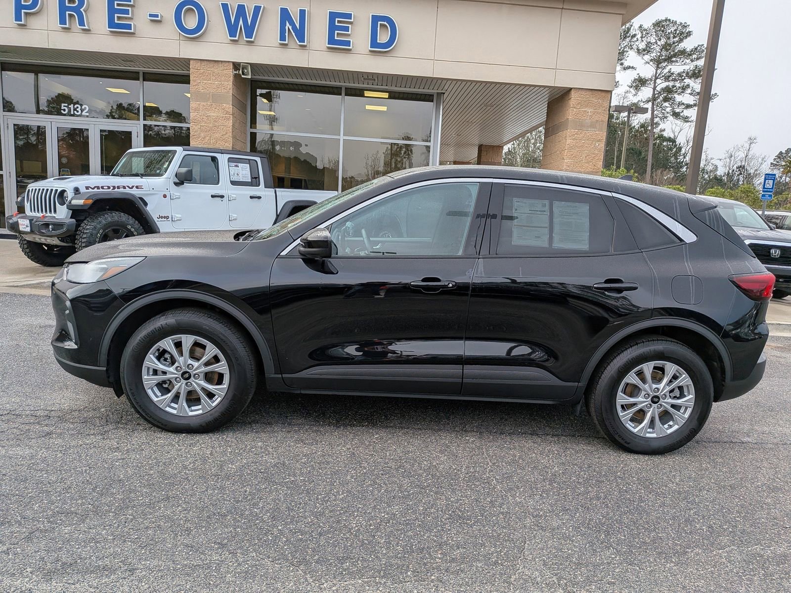 Certified 2023 Ford Escape Active w/ Tech Pack #2 image 2