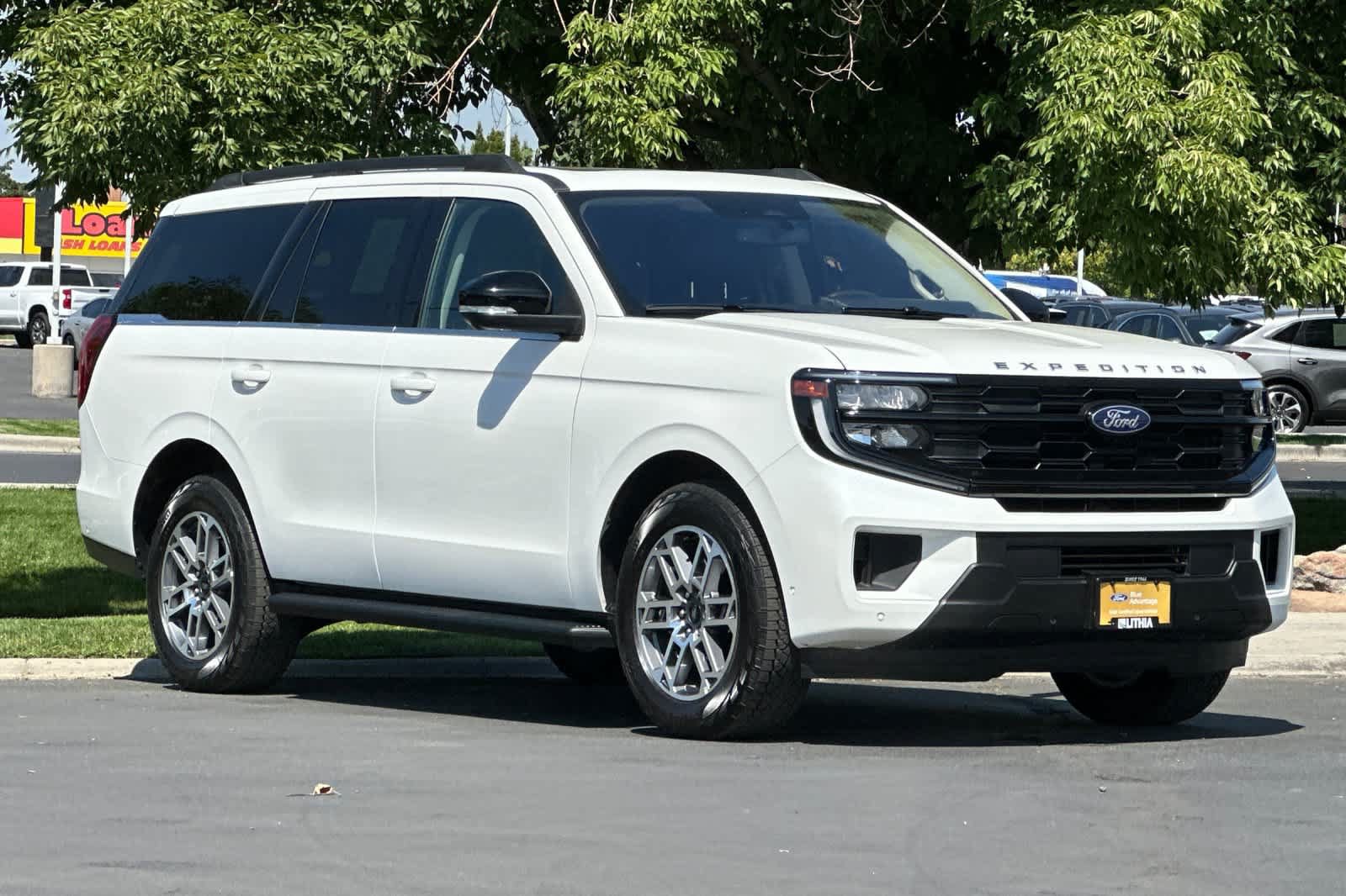 Certified 2025 Ford Expedition Active AWD/4WD image 9