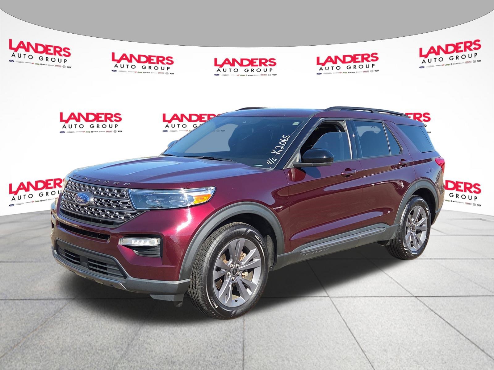 Certified 2022 Ford Explorer XLT w/ Equipment Group 202A AWD/4WD image 7