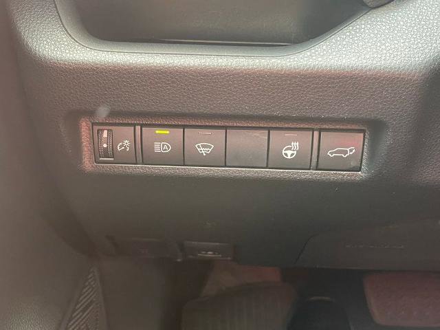 Used 2019 Toyota RAV4 XLE Premium w/ Cold Weather Package AWD/4WD image 28
