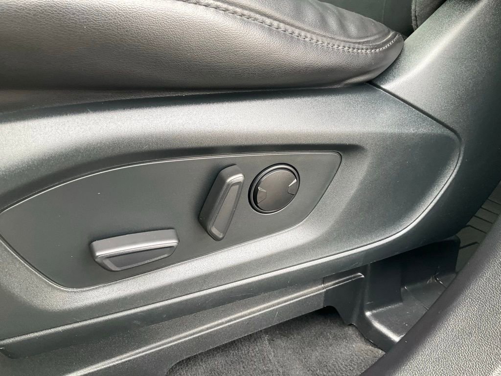 Certified 2022 Ford Explorer XLT w/ Equipment Group 202A image 17
