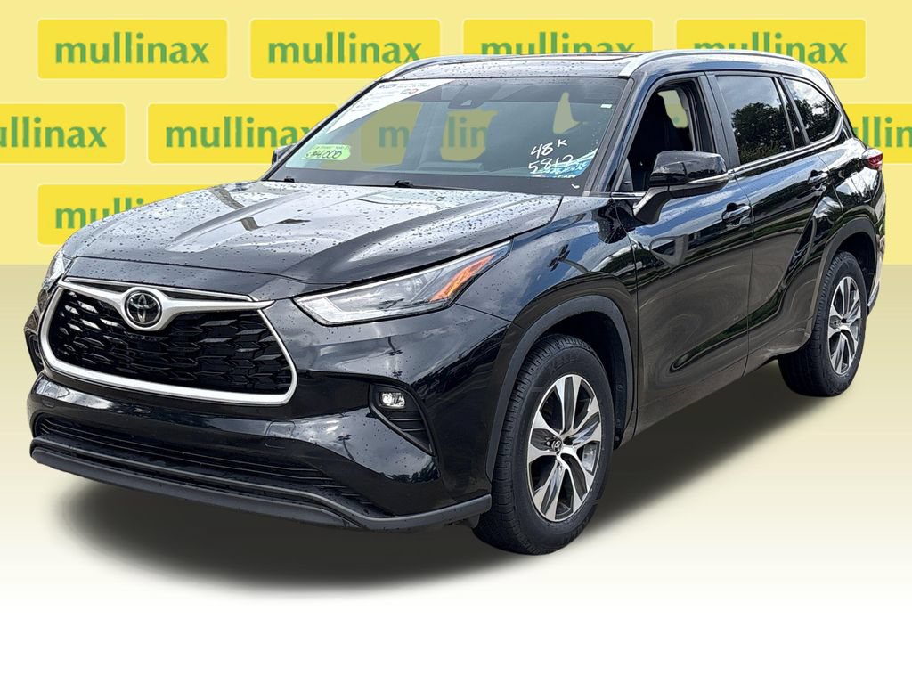 Used 2023 Toyota Highlander XLE FWD image 14