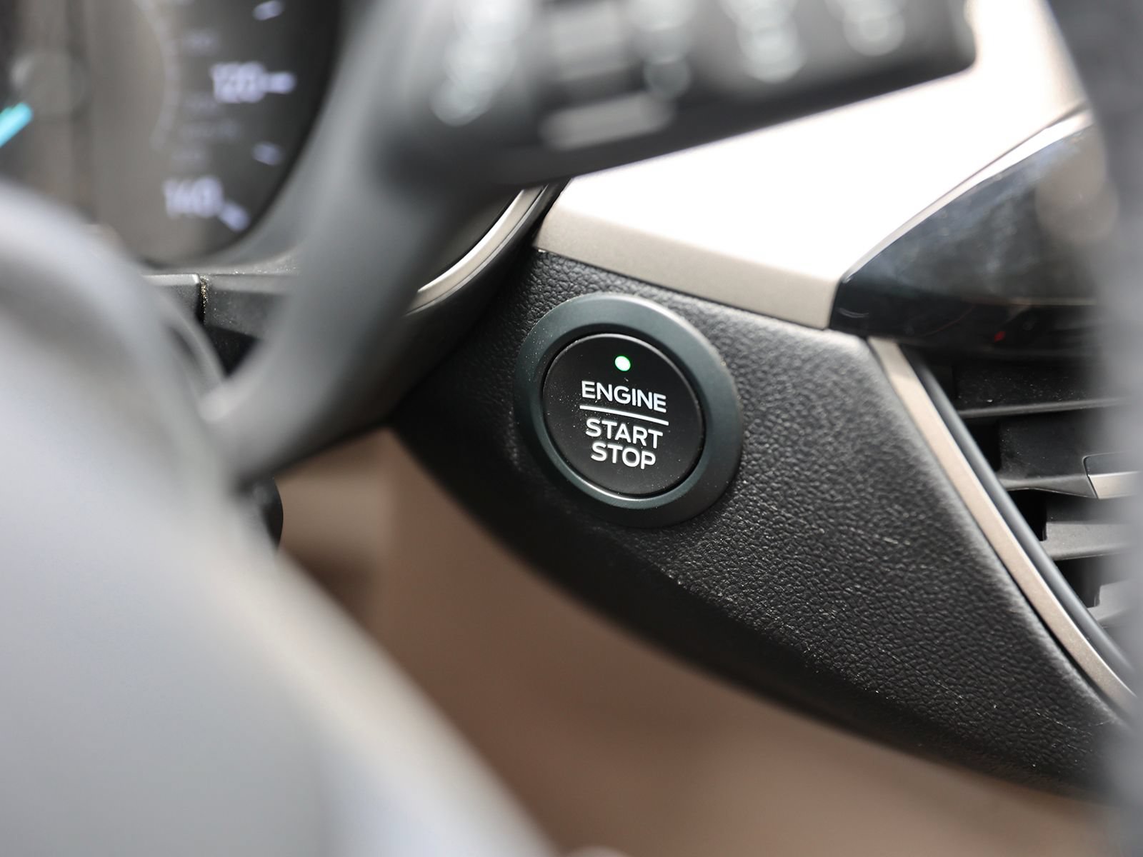 Certified 2020 Ford Escape SEL AWD/4WD image 34