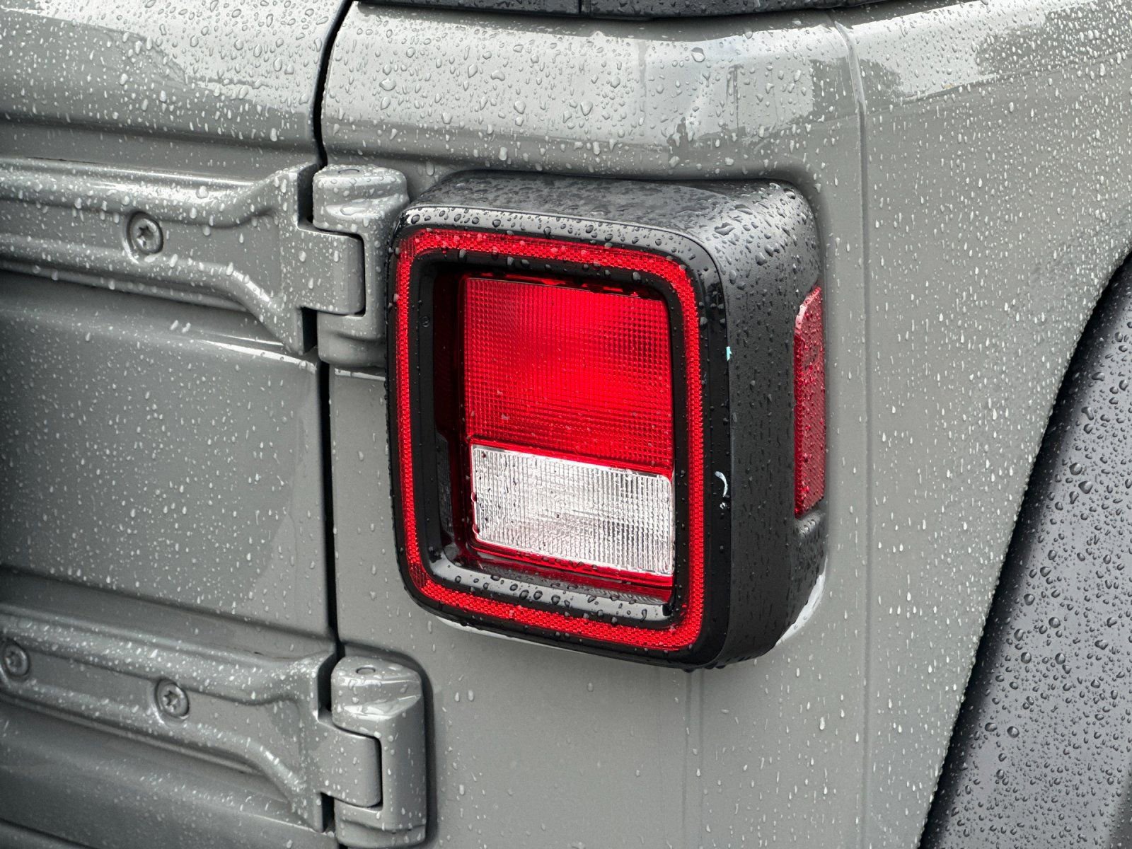 Used 2021 Jeep Wrangler Unlimited Sport image 25