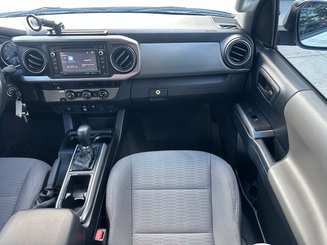 Used 2018 Toyota Tacoma SR5 RWD image 13