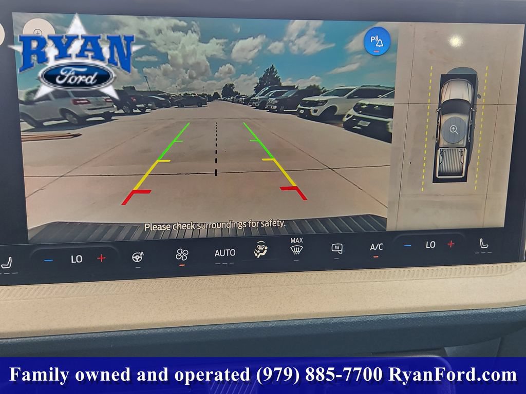 Certified 2025 Ford Maverick Lariat w/ 4K Tow Package AWD/4WD image 12