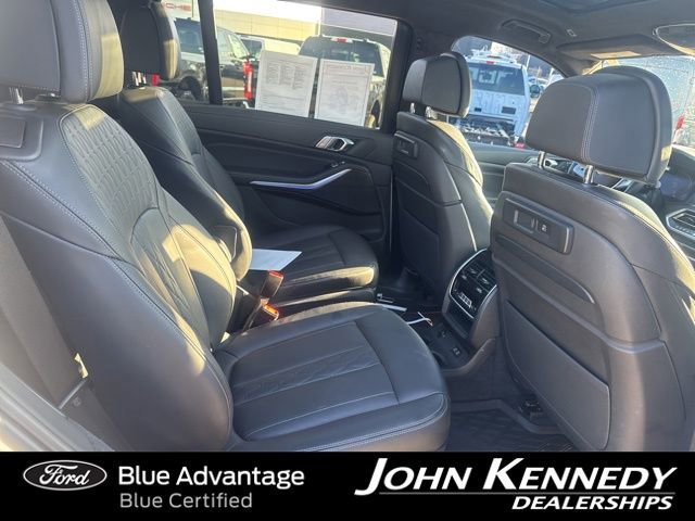 Used 2022 BMW X7 xDrive40i w/ Executive Package image 28