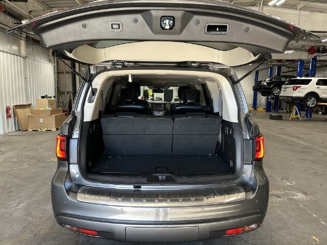 Used 2018 INFINITI QX80 4WD w/ All Season Package image 25