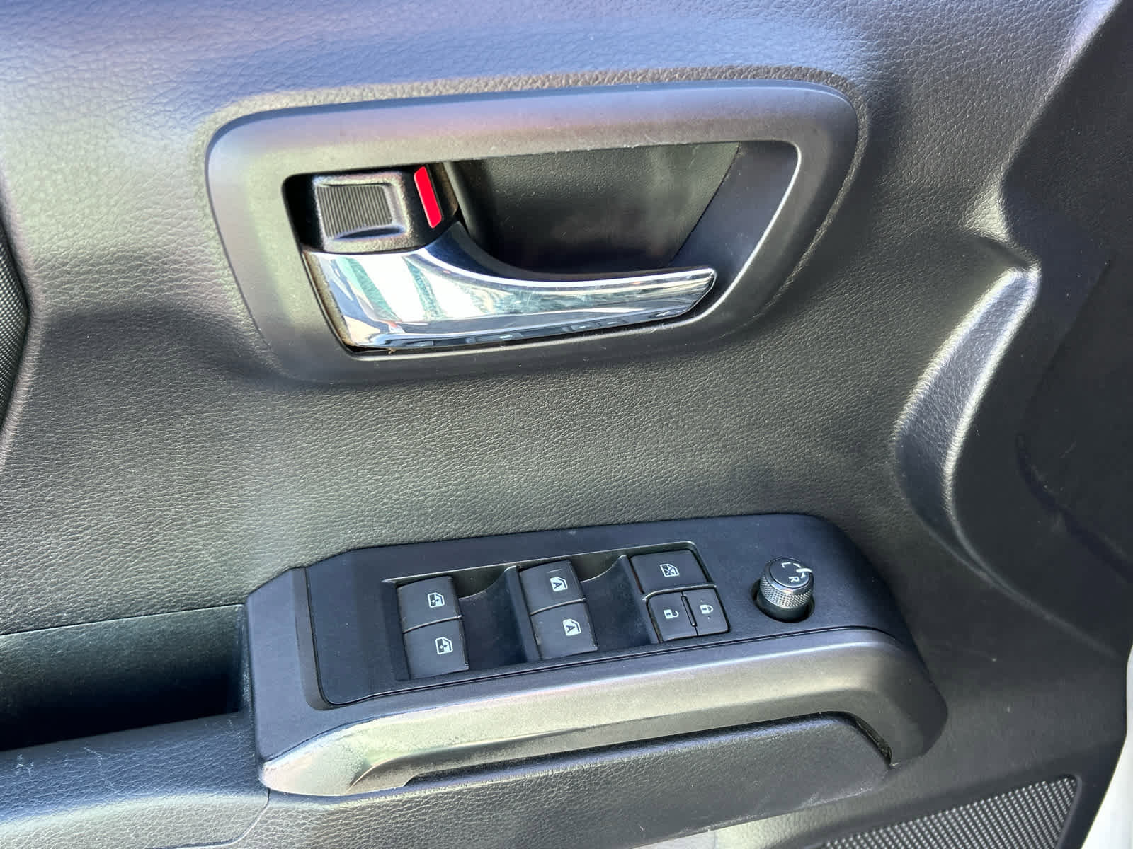 Used 2021 Toyota Tacoma TRD Off-Road image 34