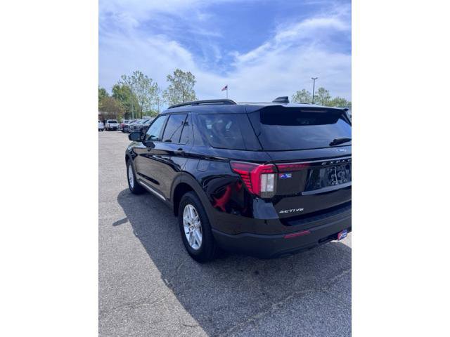 Certified 2025 Ford Explorer Active image 3
