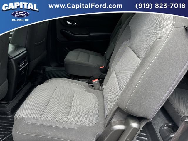 Used 2022 Chevrolet Traverse LT FWD image 17