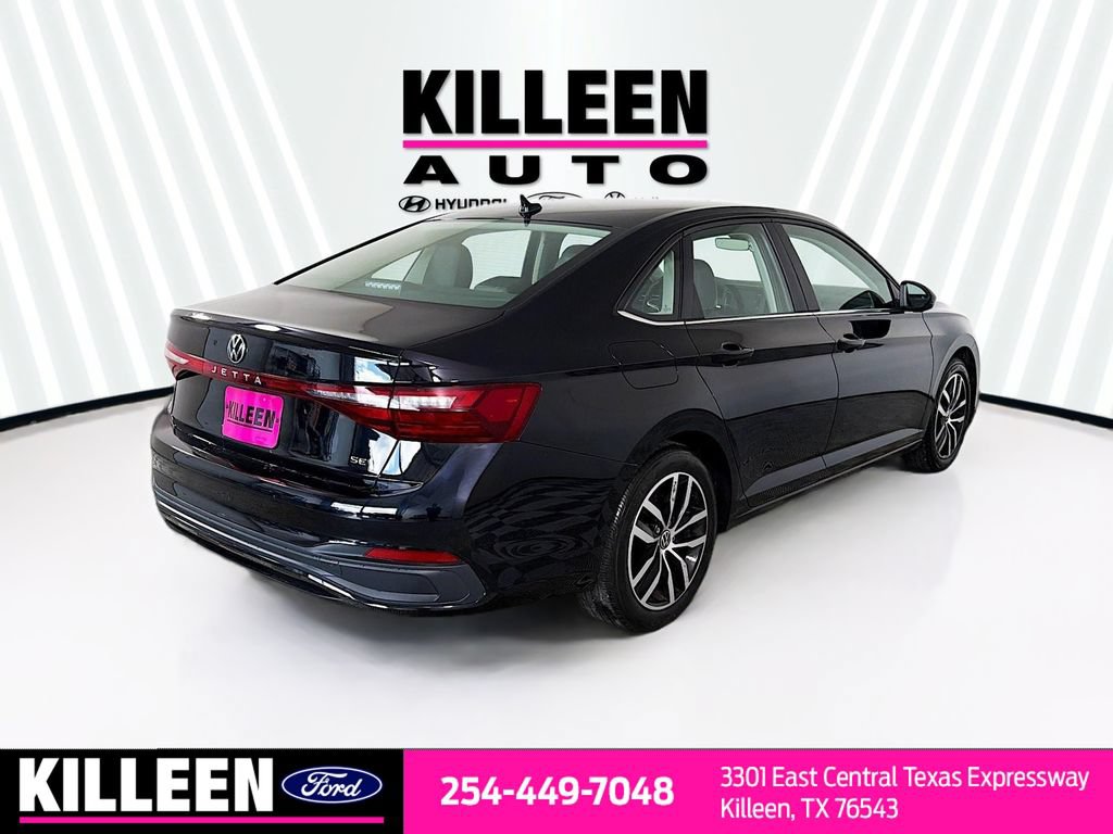 Used 2025 Volkswagen Jetta SE FWD image 8