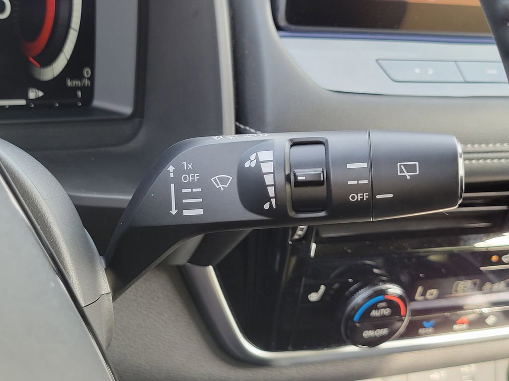 Used 2025 Nissan Rogue SL w/ SL Premium Package image 33