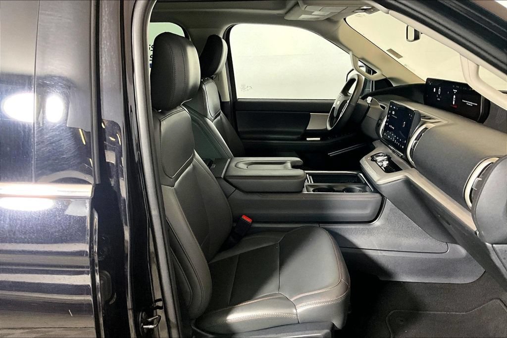 Certified 2025 Ford Expedition Active AWD/4WD image 6