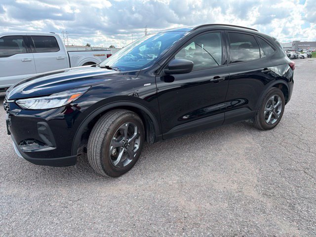 Certified 2025 Ford Escape ST-Line FWD image 3