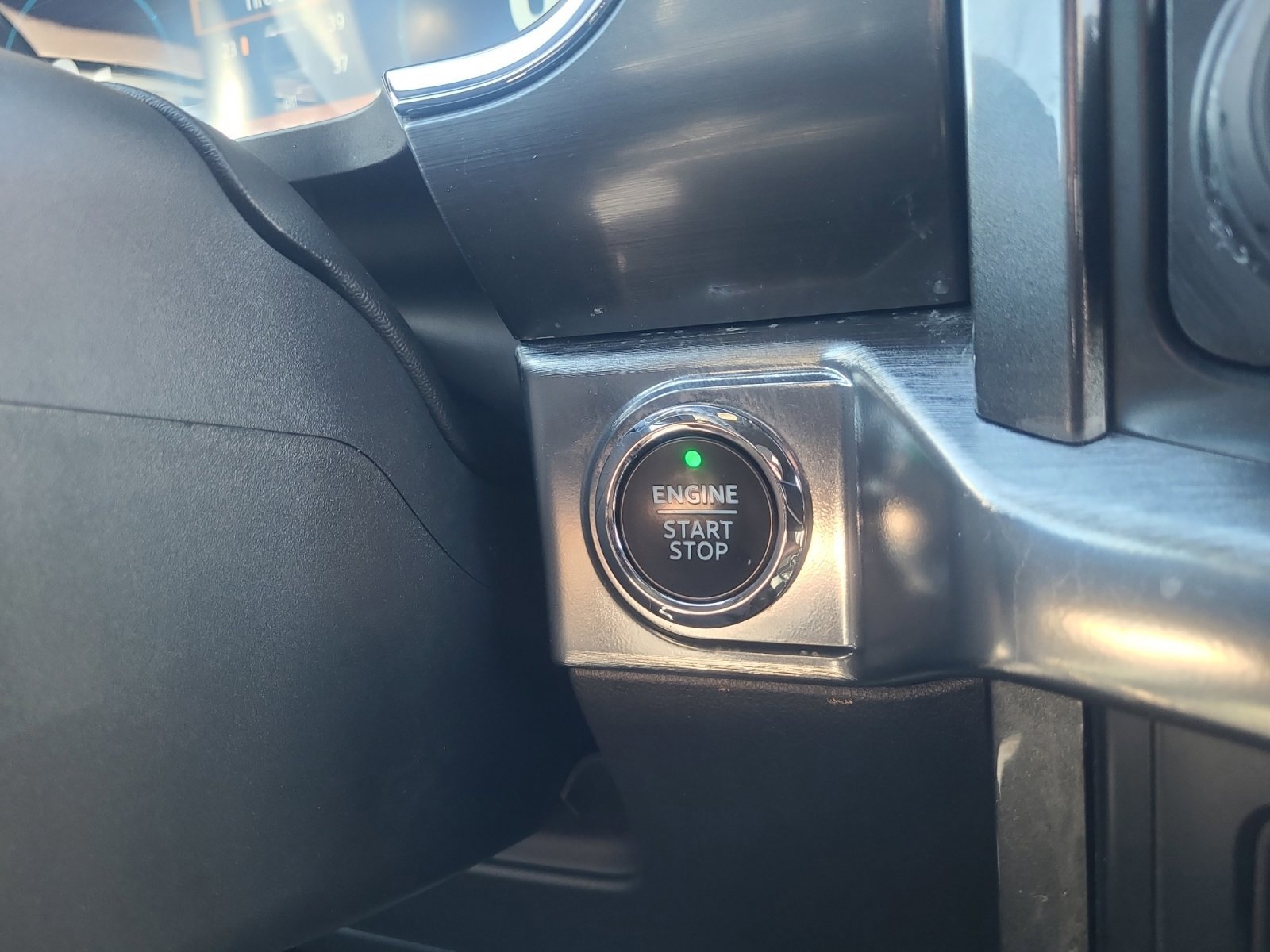 Certified 2022 Ford F150 Lariat w/ Equipment Group 502A High image 30