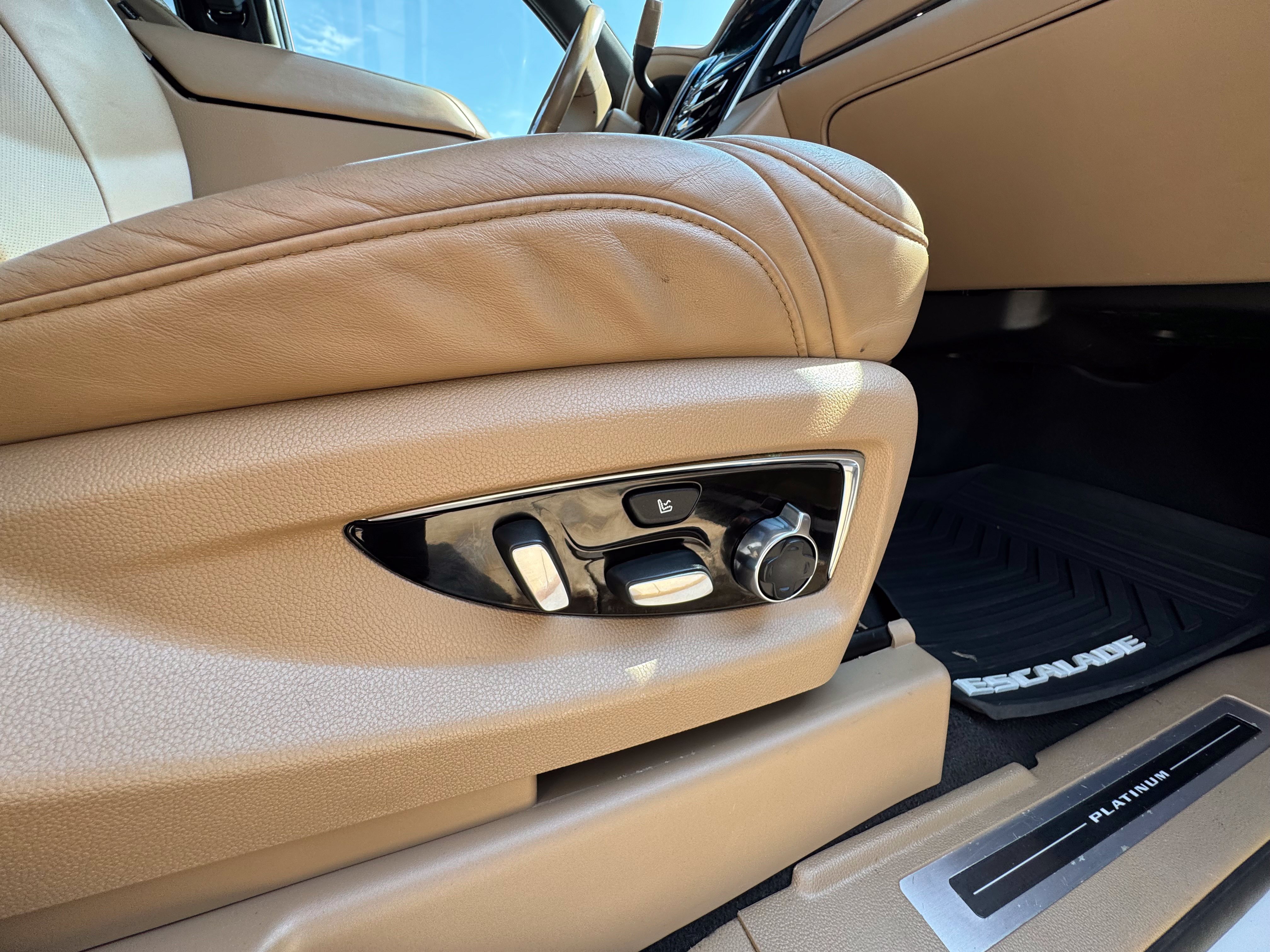Used 2018 Cadillac Escalade ESV Platinum AWD/4WD image 15