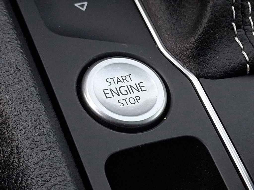 Used 2021 Volkswagen Atlas Cross Sport SE image 23