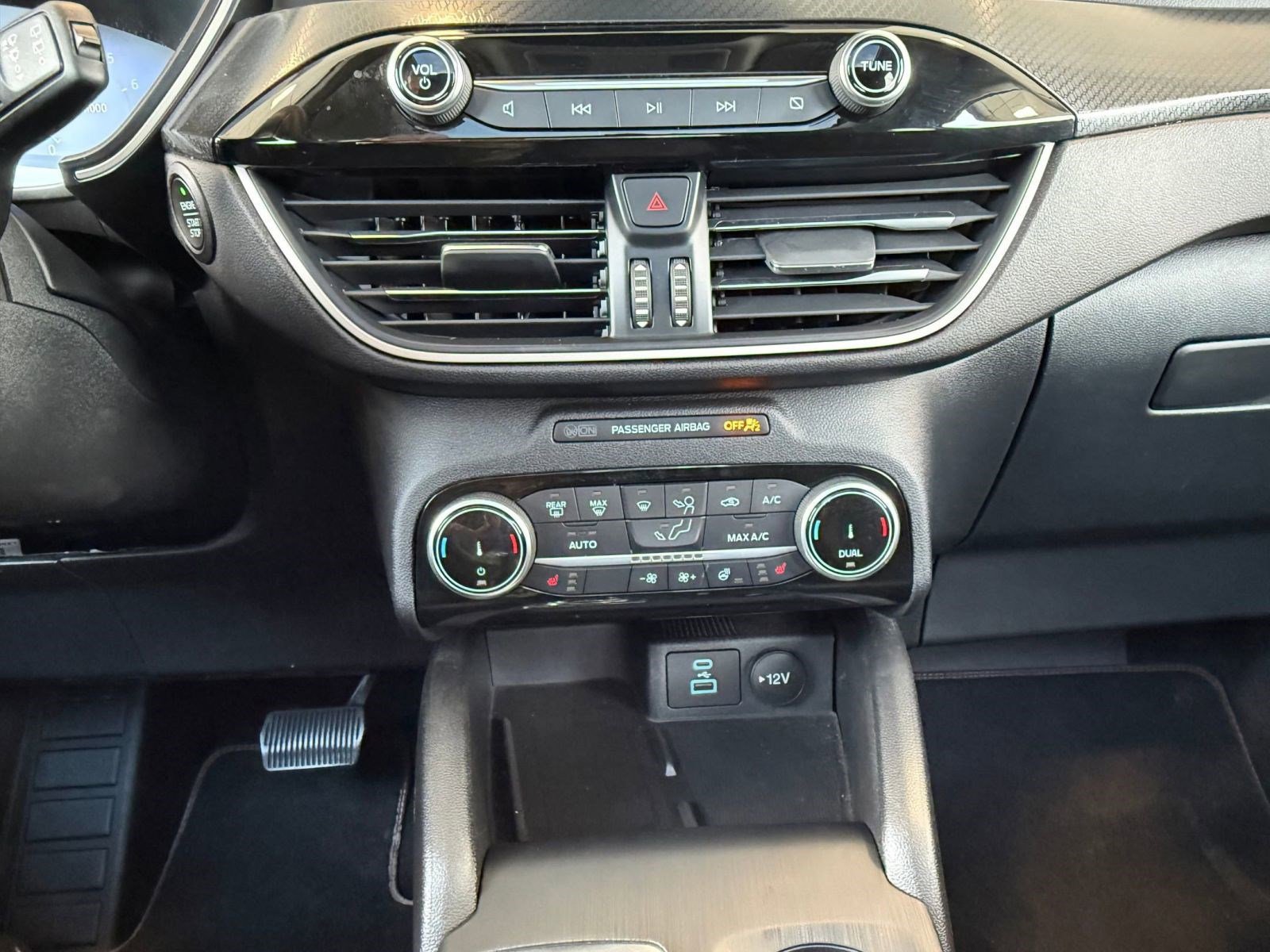 Certified 2022 Ford Escape SEL w/ SEL Stealth AWD Package image 29