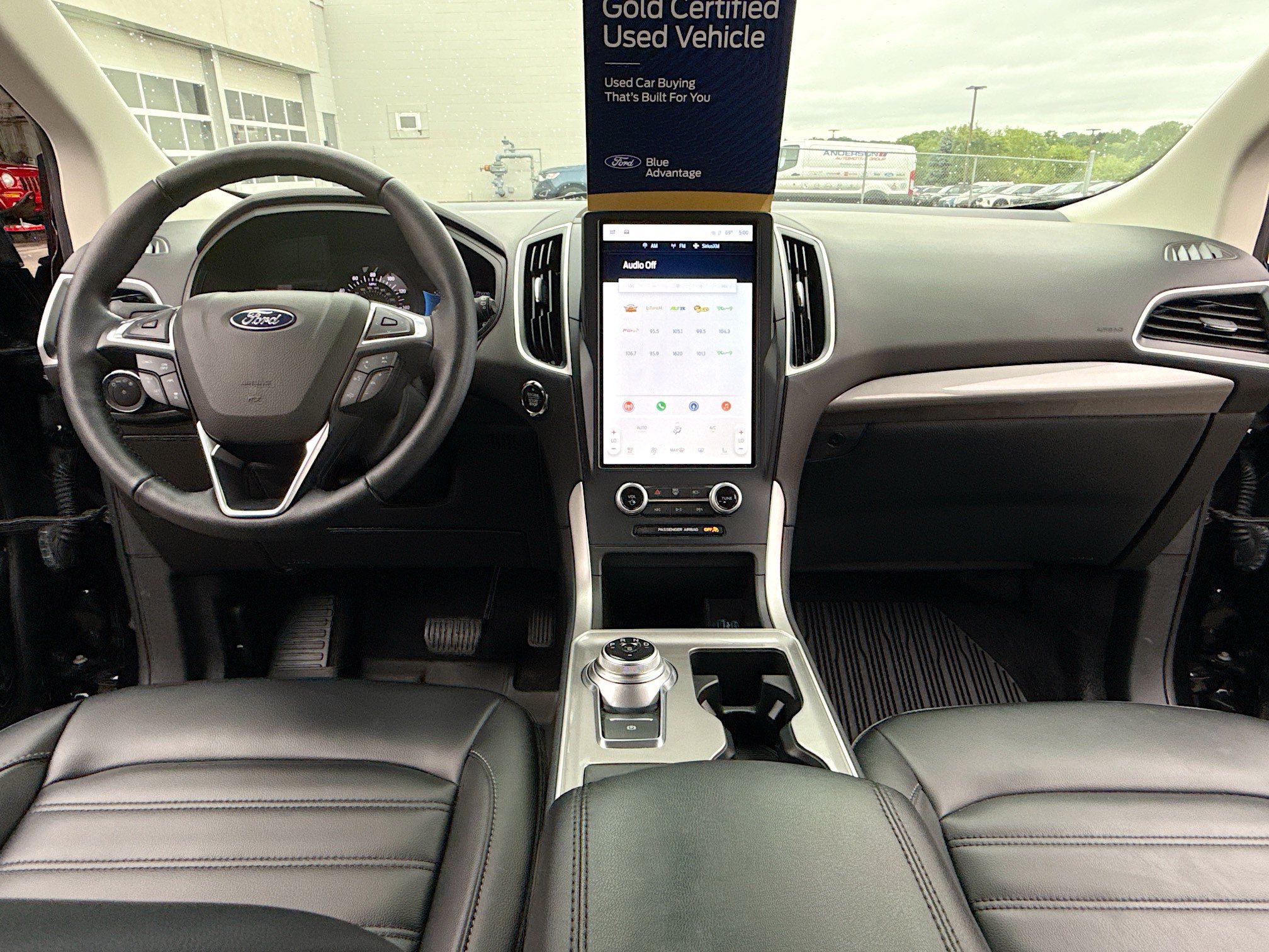 Certified 2023 Ford Edge SEL w/ Convenience Package AWD/4WD image 3