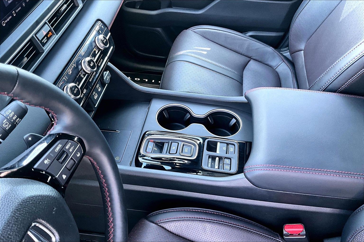 Used 2025 Honda Pilot Black Edition image 15