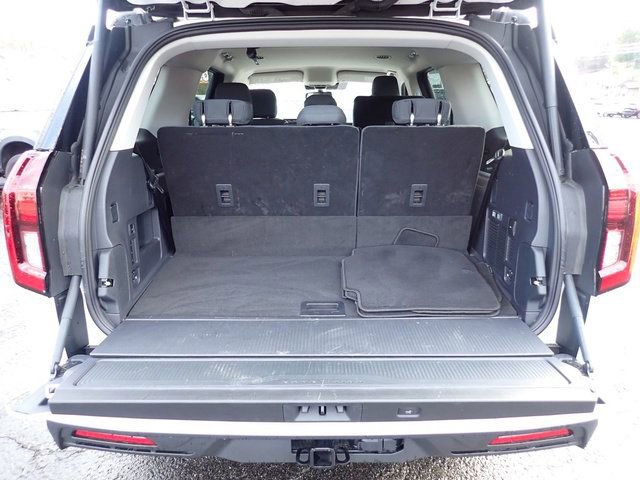 Certified 2025 Ford Expedition Active AWD/4WD image 9