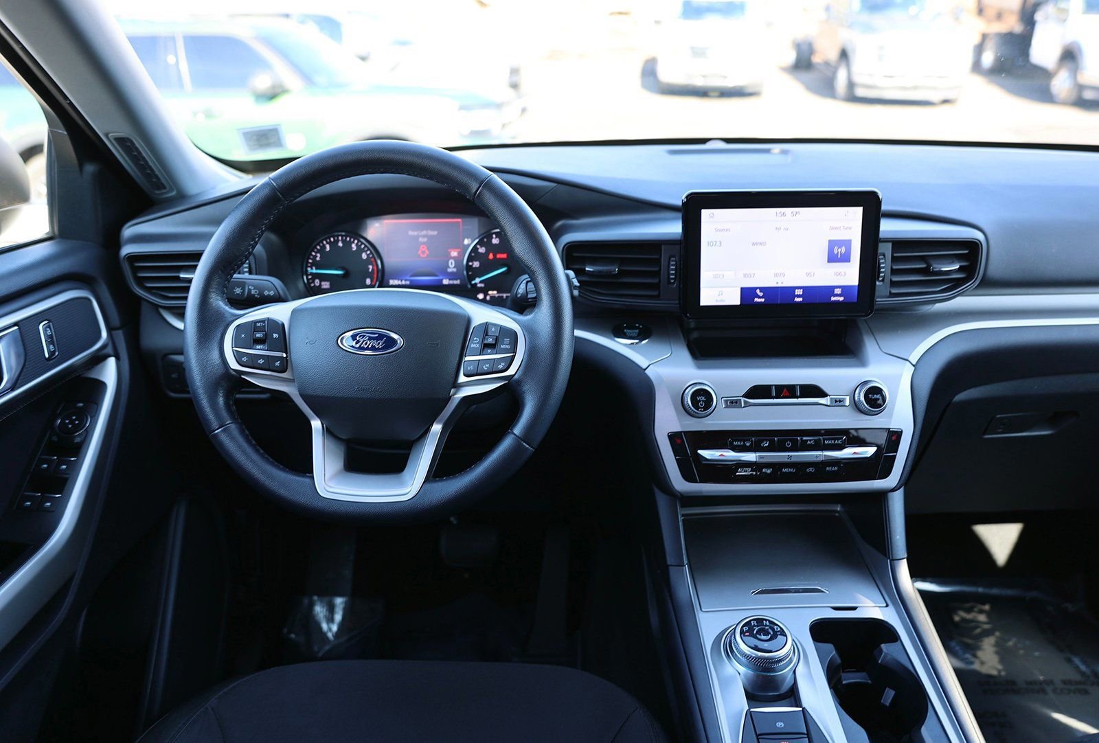 Certified 2022 Ford Explorer XLT w/ Class IV Trailer Tow Package image 18