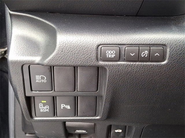 Used 2018 Lexus IS 300 w/ Comfort Package image 24