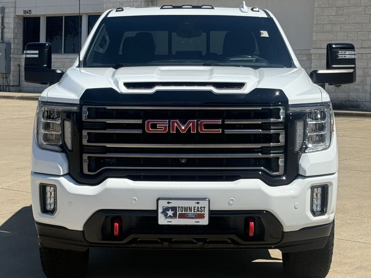 Used 2021 GMC Sierra 2500 AT4 w/ AT4 Premium Plus Package AWD/4WD image 7