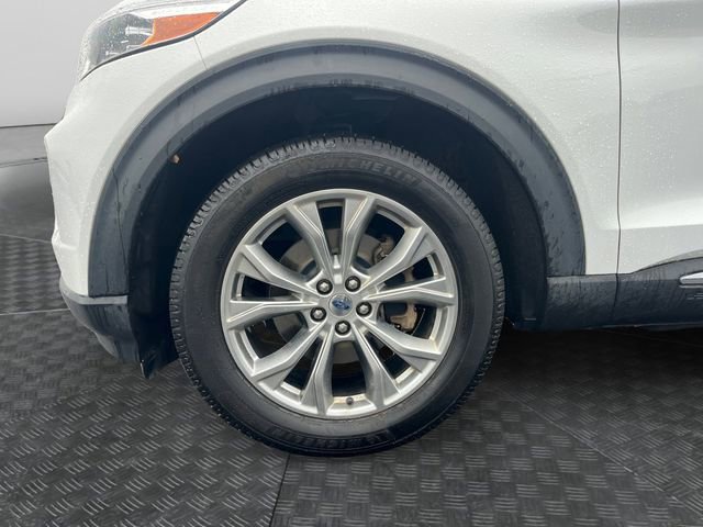 Certified 2020 Ford Explorer XLT w/ Equipment Group 202A AWD/4WD image 16