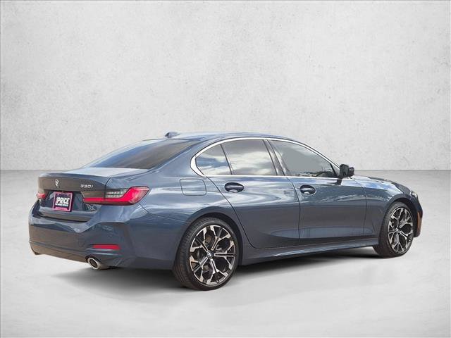 Used 2025 BMW 330i Sedan w/ Premium Package RWD image 5