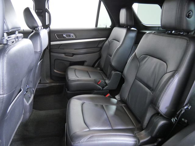 Certified 2018 Ford Explorer XLT w/ Equipment Group 202A AWD/4WD image 18