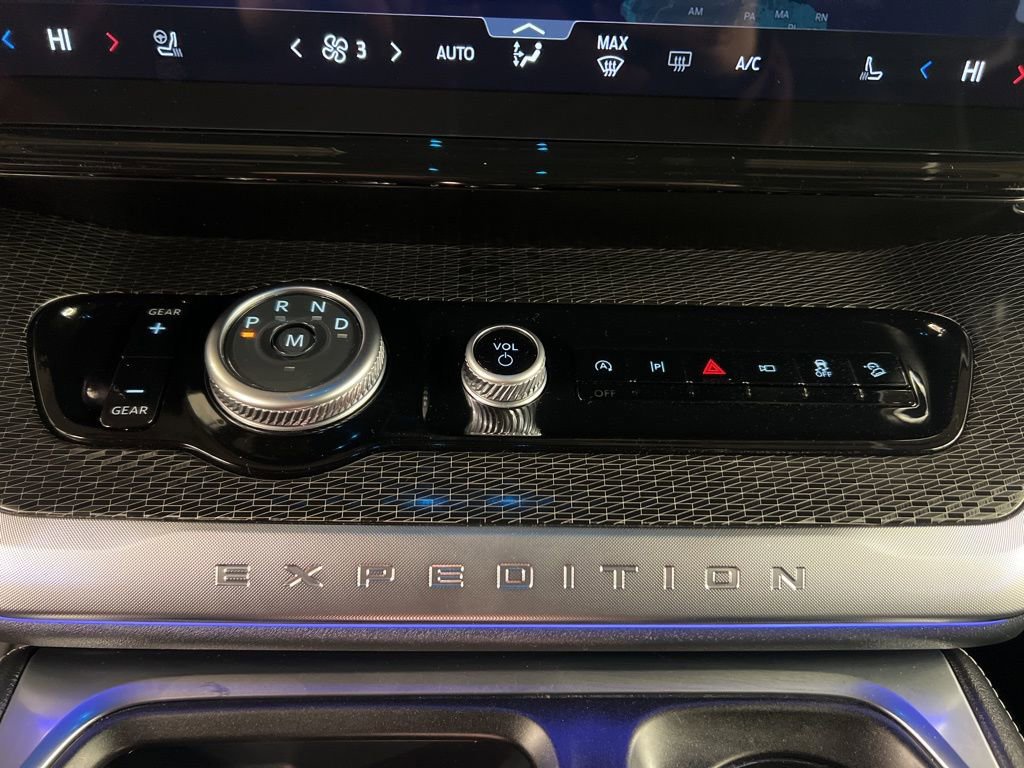 Certified 2025 Ford Expedition Max Platinum w/ Stealth Performance Package image 15