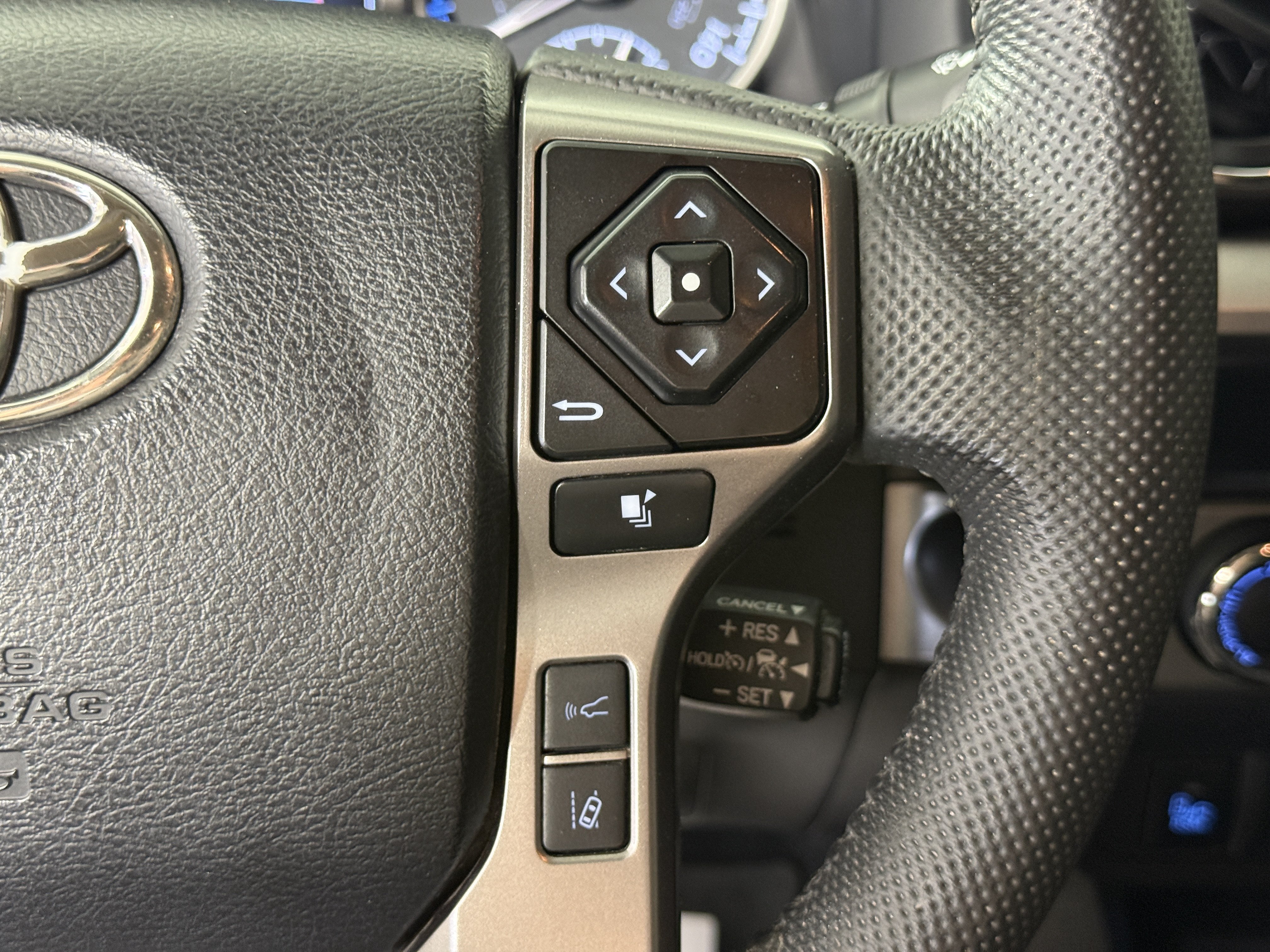 Used 2023 Toyota Tacoma SR5 w/ Technology Package AWD/4WD image 25