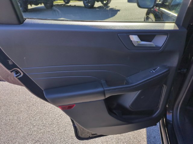 Certified 2024 Ford Escape SE FWD image 27